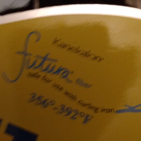 Wig - Picture 8 of 8